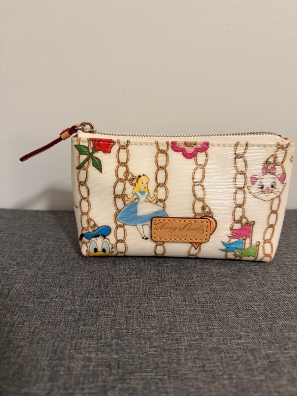Rare -Disney Dooney and Bourke Case💕